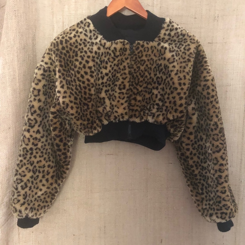 Crop cheetah jacket size small